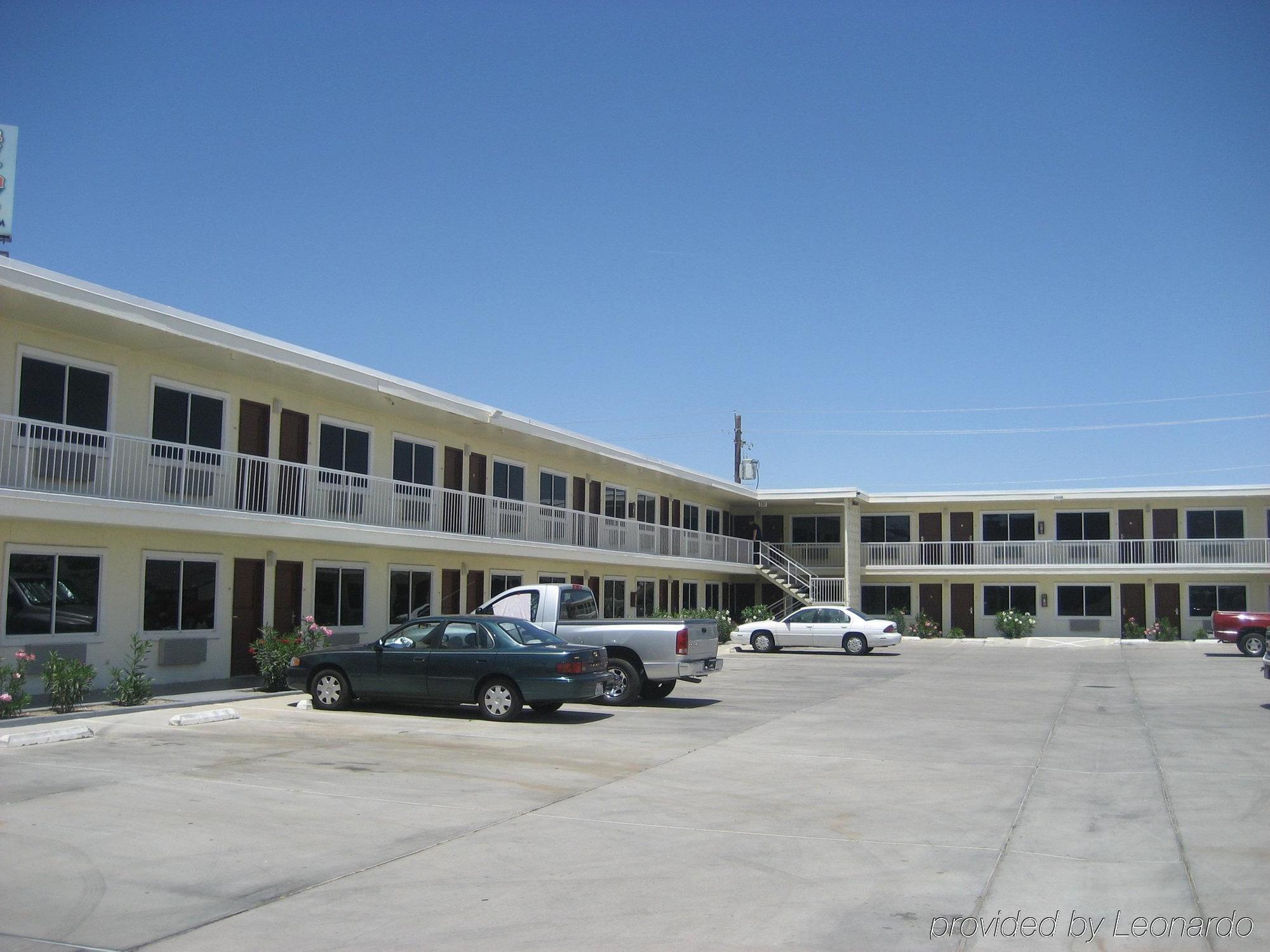 Desert Mirage Inn & Suites Нидлс Экстерьер фото