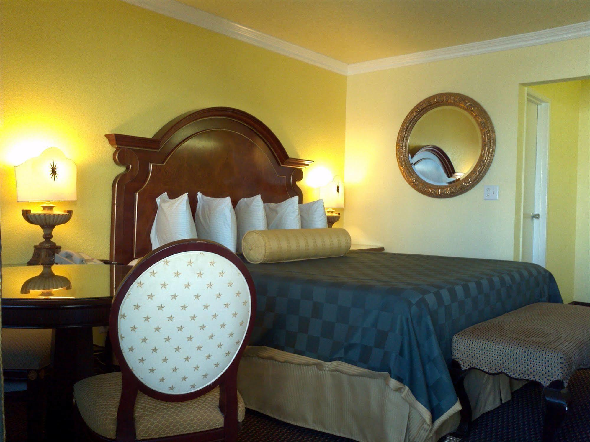 Desert Mirage Inn & Suites Нидлс Экстерьер фото
