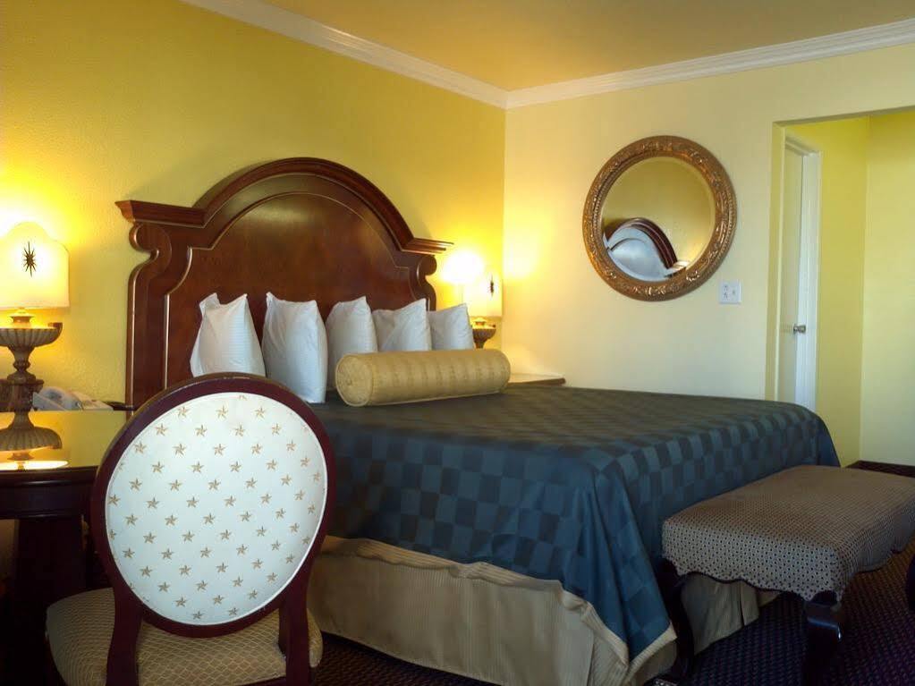 Desert Mirage Inn & Suites Нидлс Экстерьер фото